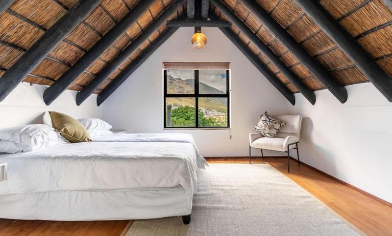 6 Bedroom Property for Sale in Hout Bay Western Cape